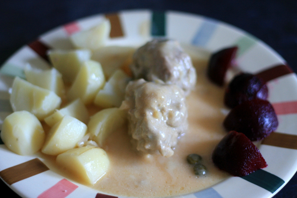 recipe Königsberger Klopse German meat balls with white caper sauce
