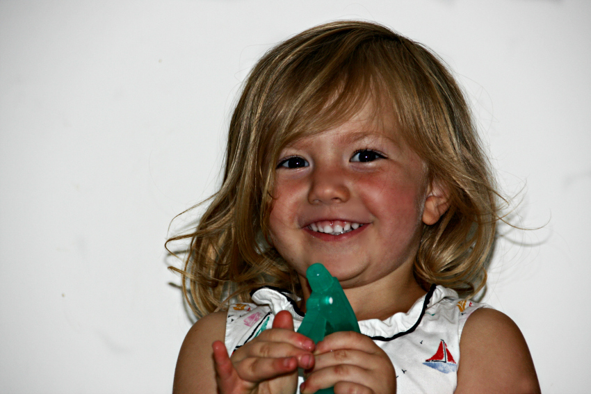 Amy with the spraying can attacking mum