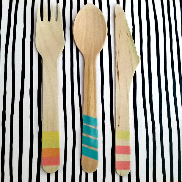 spruce up wooden cutlery with washi tape, washi tape ideas, washi tape crafts
