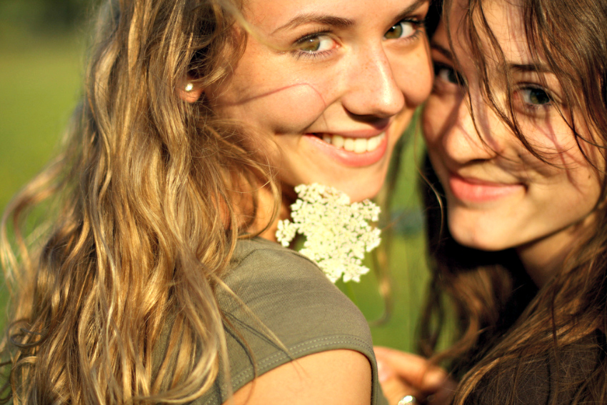 get your smile with dental implants, how it works and the risks and benefits