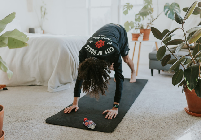 7 Ways to Build Confidence When Working Out at Home